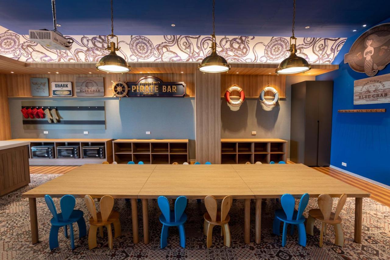 Hualien Farglory Hotel Yanliau Экстерьер фото The interior of the Phome Bar