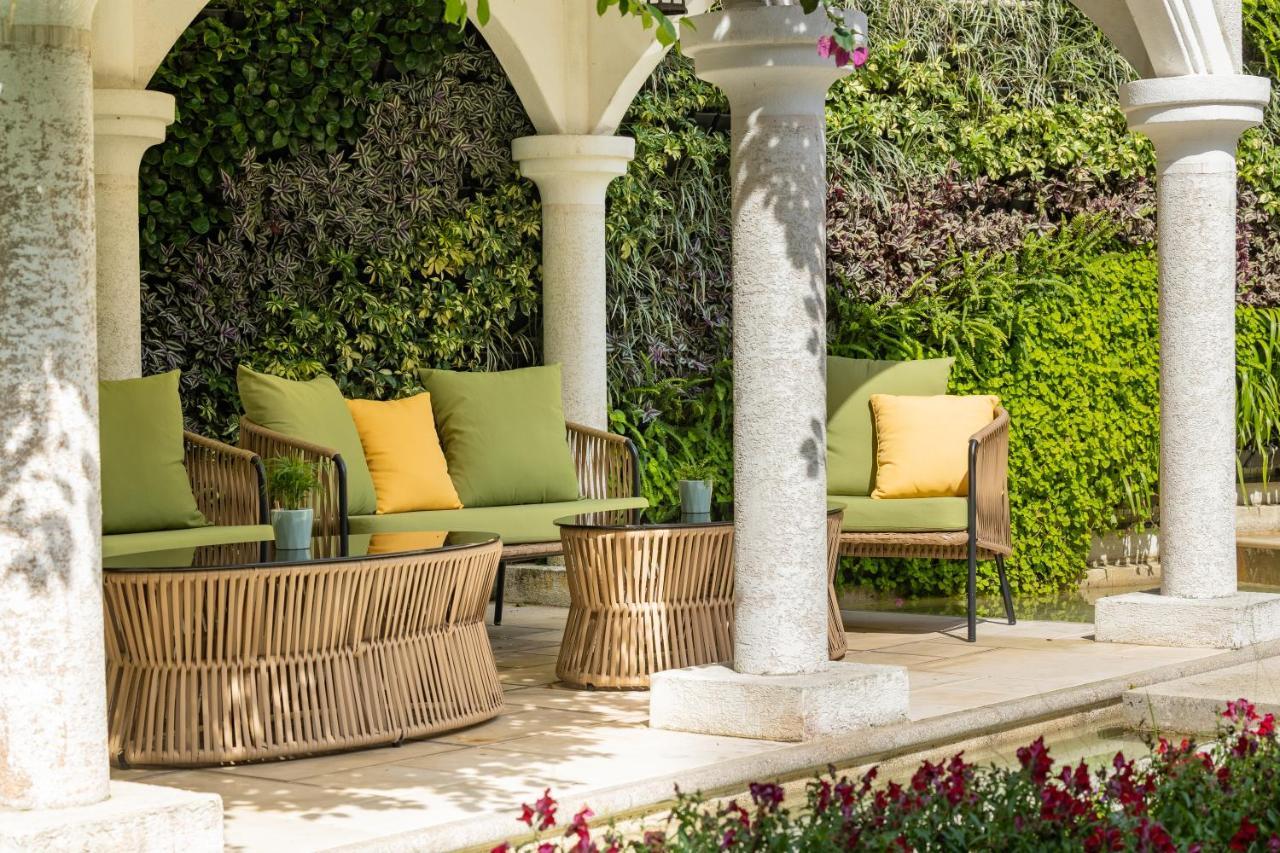Hualien Farglory Hotel Yanliau Экстерьер фото Outdoor furniture