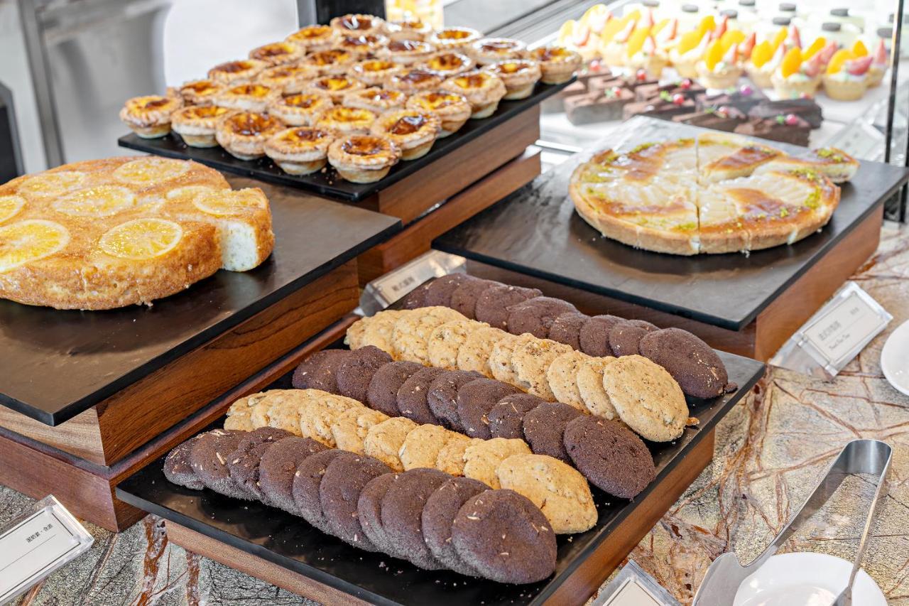 Hualien Farglory Hotel Yanliau Экстерьер фото A selection of pastries