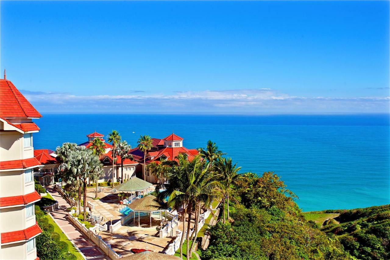 Hualien Farglory Hotel Yanliau Экстерьер фото View of the ocean from the resort